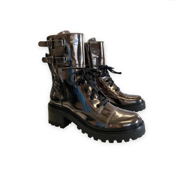 DKNY Gray Patent Combat Motto Boot Women's 7.5 Shoes - DKNY Silver Metallic Combat Motto Boots Womens Size 7.5 Goth *READ*